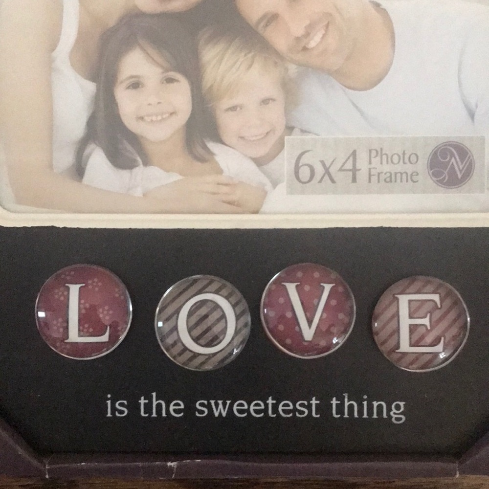 🆕 LOVE Picture frame - Picture 2 of 3
